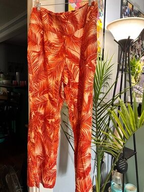 Wide leg, side zipper pants with pocket